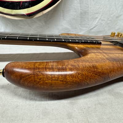 Carvin USA LB-70P lb 70 p lb70p 4-string Bass with Case image 20