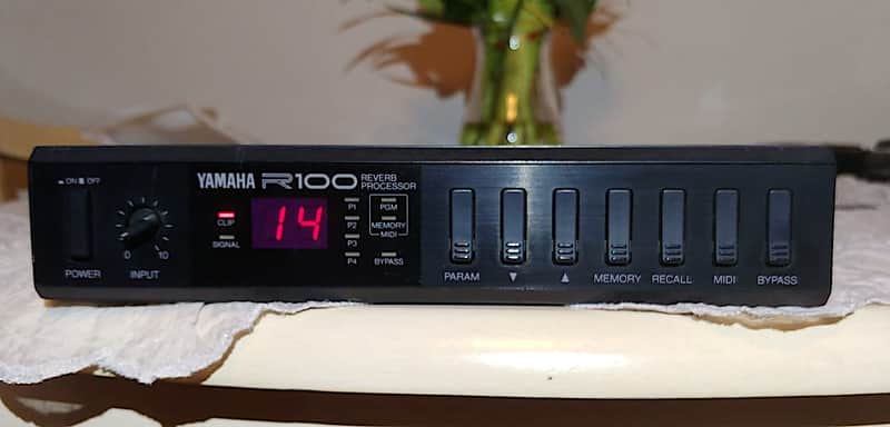 Yamaha R100 reverb unit processor image 1