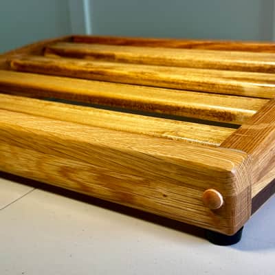 Handcrafted 16"x12" Oak Pedal Board image 12