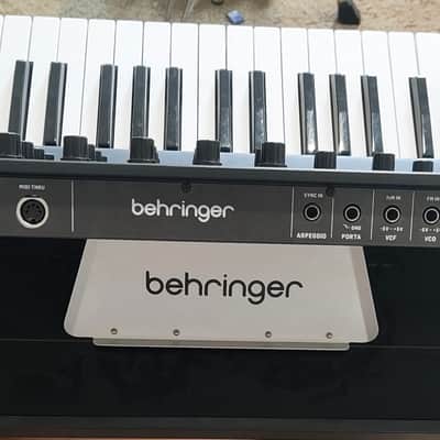 Behringer MonoPoly Synthesizer image 2
