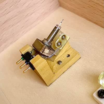Van den Hul Colibri Master Signature Moving Coil Phono Cartridge, Original price: $11995 image 9