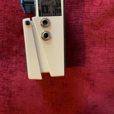 Boss DD-5 Digital Delay (Pink or Dark Gray Label) 1995 - 2003 - White image 2