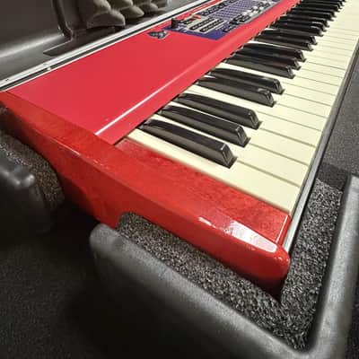 Nord electro 2 (seventy-three) with hard case image 3