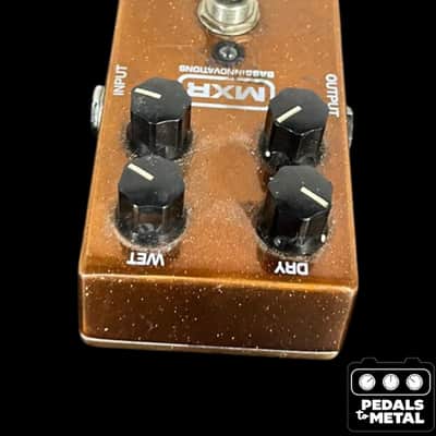 MXR M84 Bass Fuzz Deluxe 2012 - Present - Copper - X17759 image 2