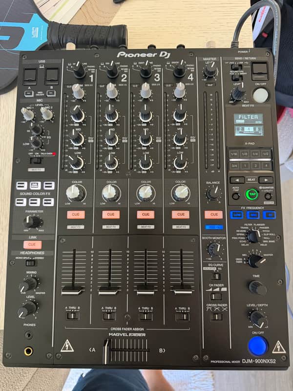Pioneer DJM-900NXS2 4-channel DJ Mixer with Effects 2010s - Black image 1
