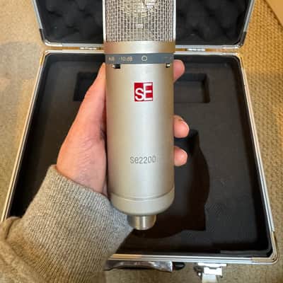 sE Electronics sE2200 Large Diaphragm Cardioid Condenser Microphone 2009 - 2012 - Silver image 1
