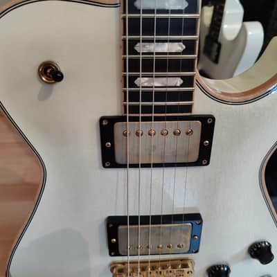 Knaggs Kenai T - Creme Relic image 12