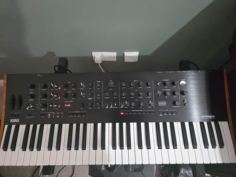 Korg Prologue 16 Polyphonic 61-Key 16-Voice Analog Synthesizer