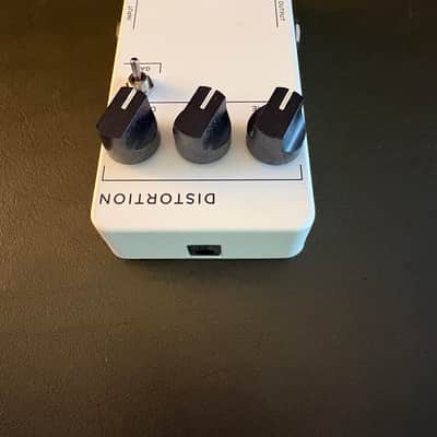 JHS 3 Series Distortion 2020 - Present - White image 4