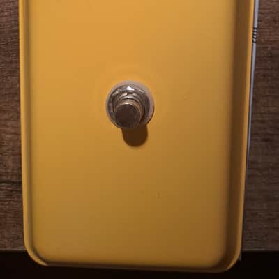 Balmoral Electric Tone Bender MKIII 2022 - Yellow image 1
