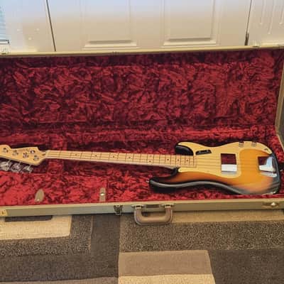 NEW Never Played Fender American Vintage '58 Precision Bass 2013 - 2017 - 3-Color Sunburst image 9