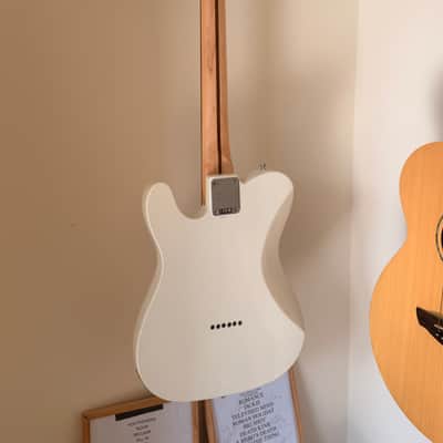 Squier Affinity Telecaster Olympic White with Laurel Fretboard, String Through Body 2021 - Present - Olympic White image 4