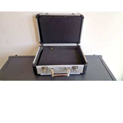 Unbranded Metal Case - Carry Handle – Tool Case - Good image 11