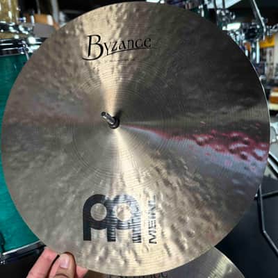 Meinl Byzance Traditional 14" Medium Hi-Hat Pair - 1210g/1402g (Bag Avedis Floor) image 2