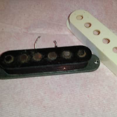 FENDER STRATOCASTER PICKUP 1979 Grey Bottom, meter read 5.63 image 9