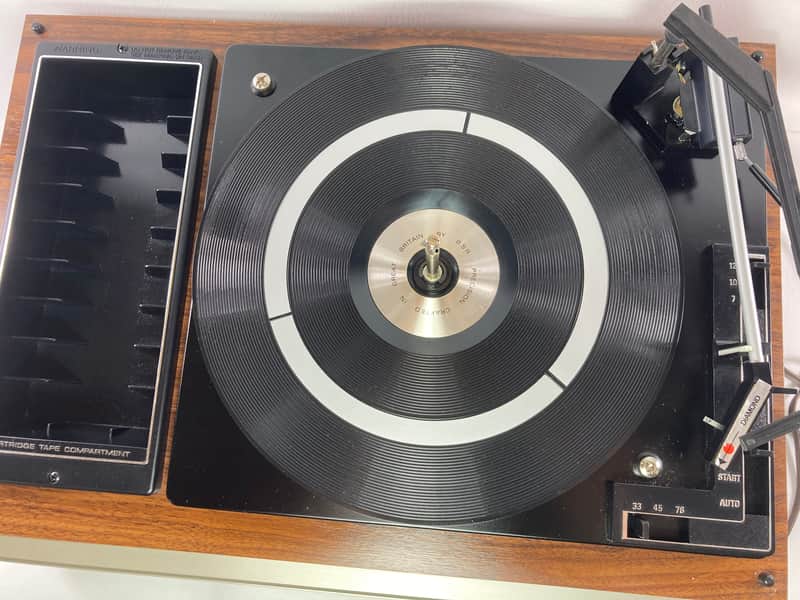 Lecteur 8 Pistes Vintage Lloyd's V-150 Avec Radio AM/FM, Non Testé