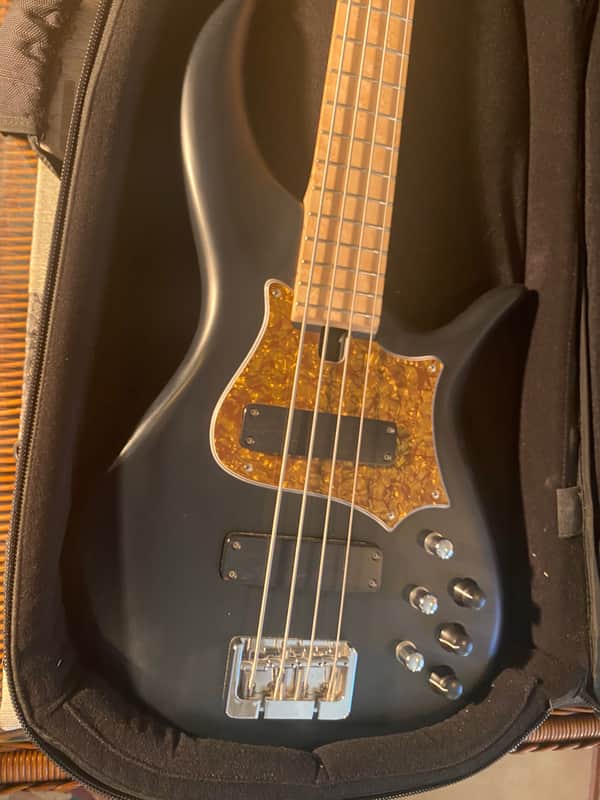 F Bass BN4 2018 Black Satin Bild 1