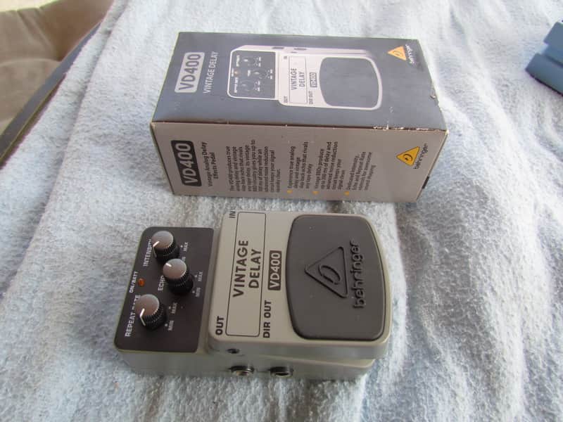 Behringer VD400 Vintage Delay Pedal FOR REPAIR Clean W/Box NON WORKING Behringer Vintage Delay Pedal BROKEN image 1