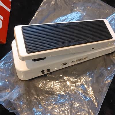 Dunlop 105Q Cry Baby Bass Wah | Reverb Canada