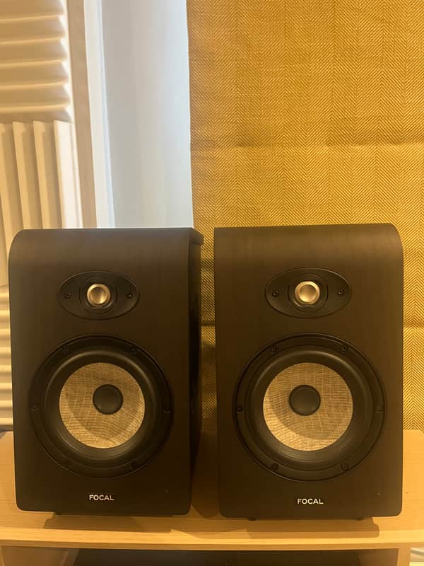 Focal Shape 65 6.5" Powered Studio Monitors (Pair) 2010s - Wood image 1