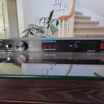 Furman M-8D Power Conditioner with Lights & Digital Meter image 1