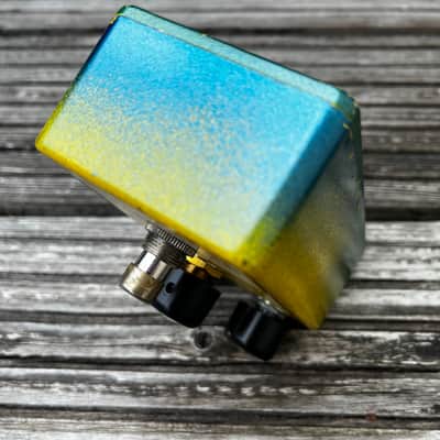Isle of Tone Haze 67 mini Fuzz 2025 // Mullard OC44 image 6
