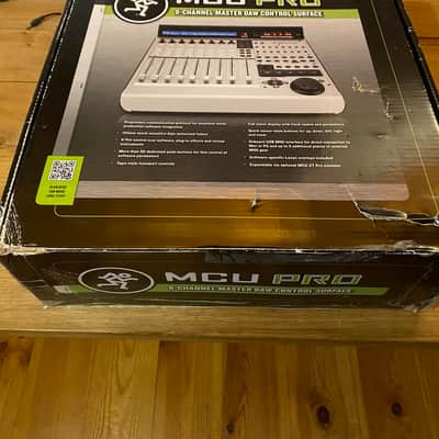 Mackie MCU Pro Universal DAW Control Surface 2008 - Present - Gray image 4