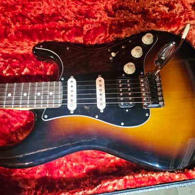 Fender strat, sunburst finish Hss pickups Dimarzio humbucker sounds great image 2