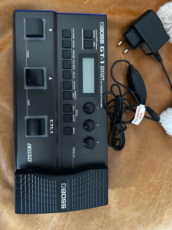 Boss GT-1