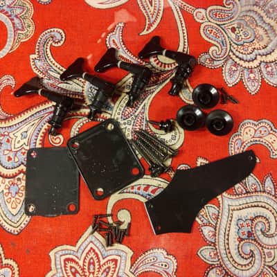 2016 EPIPHONE THUNDERBIRD PARTS LOT, TUNERS, KNOBS, PLATES, SCREWS image 8