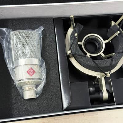 Neumann TLM 102 Studio Set Large-Diaphragm Condenser Microphone w/ EA4 Shockmount — BRAND NEW! Open Box image 3