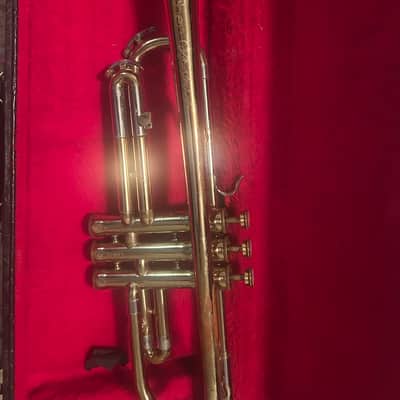 Buescher Aristocrat vintage 1964 trumpet with case image 1