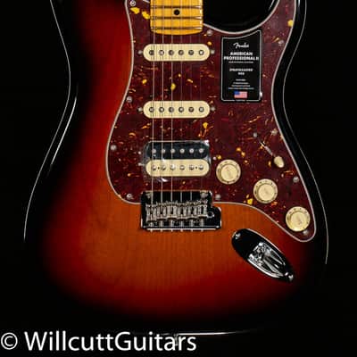 Fender American Professional II Stratocaster HSS Maple Fingerboard 3-Color Sunburst (149) image 3