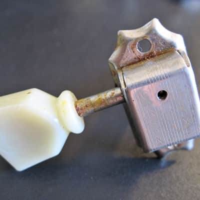 Gibson Kluson Deluxe Single Ring Keystone Tuners Aged Nickel from Les Paul R9 1959 Historic Reissue image 6