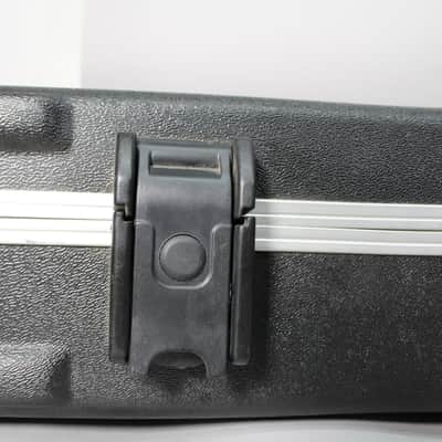 SKB Flying V Molded Case image 7
