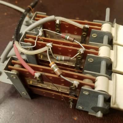 Hammond L-100 Series organ vibrato reverb, brilliance silent switches 1964-1965 image 9
