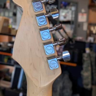 Fender STRATOCASTER image 8