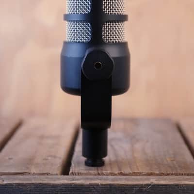 Rode PodMic Dynamic Microphone for Podcasting, Streaming and Recording image 1