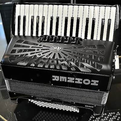 Hohner Bravo III 72 Bass Piano Accordion - Black image 2