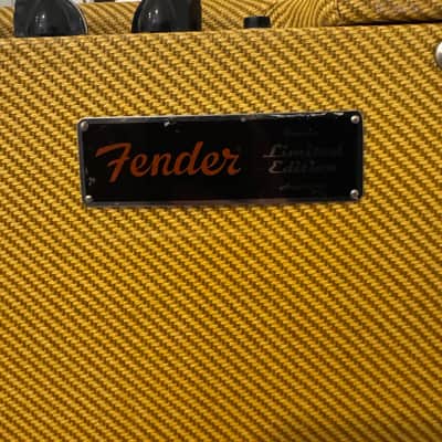 Fender Blues Junior Limited Edition Tweed 15W Tube Guitar Amp w/ Jensen Speaker image 8