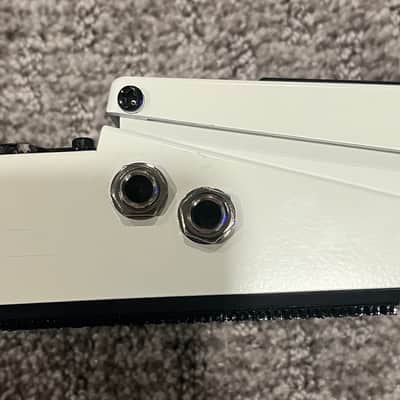 Boss TU-2 Chromatic Tuner (Dark Gray Label) 1998 - 2009 - White image 3