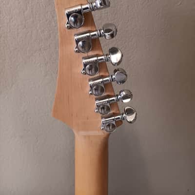 2001 Washburn WR-150 "Shredder" "Super-Strat" great shape image 9
