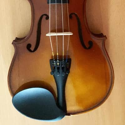 Stagg 4/4 Full-Size Violin with Bow & Case – Excellent Condition image 2