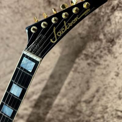 Jackson USA Randy Rhoads Tribute Edition Vintage Tremolo -White w/Blk Pin Stripe- [GSB019] image 8
