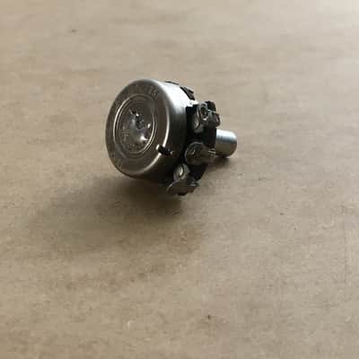Vintage USA 1971 Stackpole Pot 4890 1 Meg LIN Guitar Potentiometer SOLID Shaft image 5