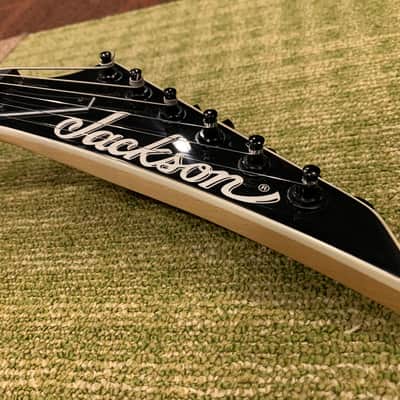 Jackson JS Series Rhoads RRV Black with White Bevels 6 String Thru image 10