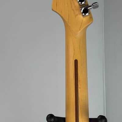 Fender Stratocaster - Made in USA - 2005 - Tobacco Burst - Mint Condition! image 11