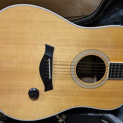Taylor DN4 Acoustic Electric Guitar w Case image 2