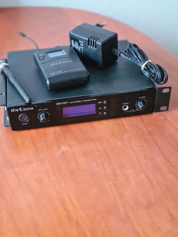 The T.bone the t.bone IEM100T + IEM100R In-Ear Monitor Set Stereo UHF 790-814MHz Rack image 1