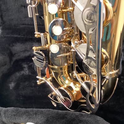 Yamaha YAS-26 Standard Alto Saxophone image 5